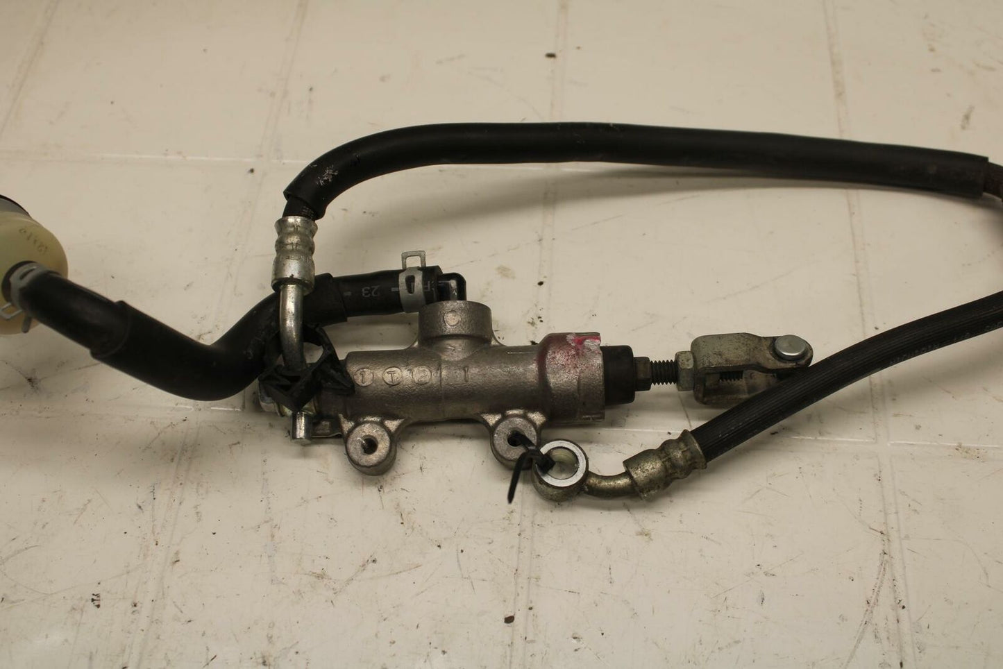 13 SUZUKI GSXR750 REAR BACK BRAKE MASTER CYLINDER W RESERVOIR BB17