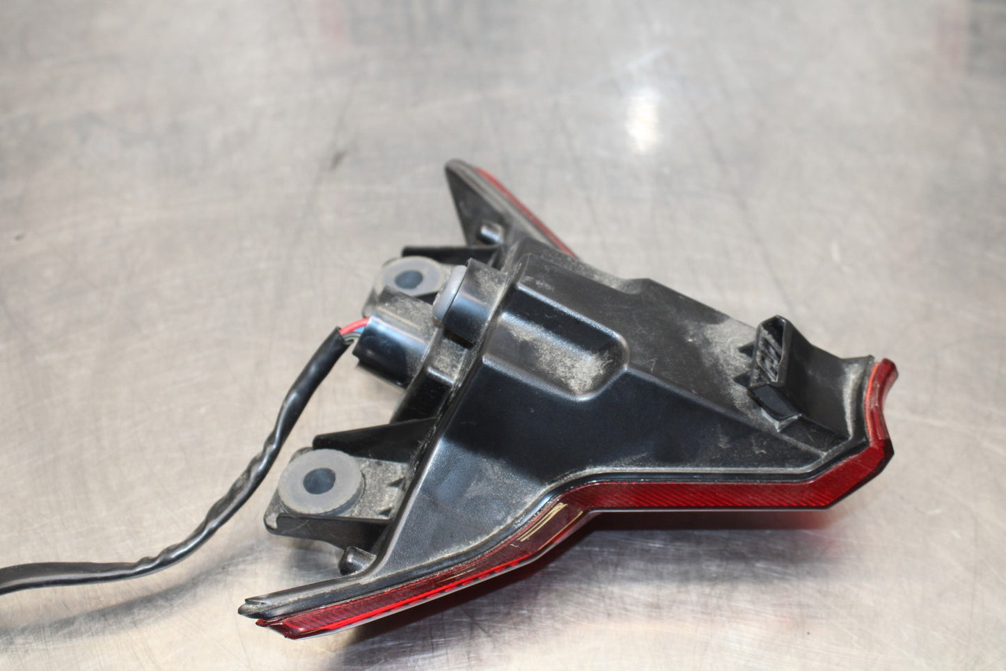 21-23 KAWASAKI NINJA ZX6R REAR TAIL TAILLIGHT BACK BRAKE LIGHT BB179