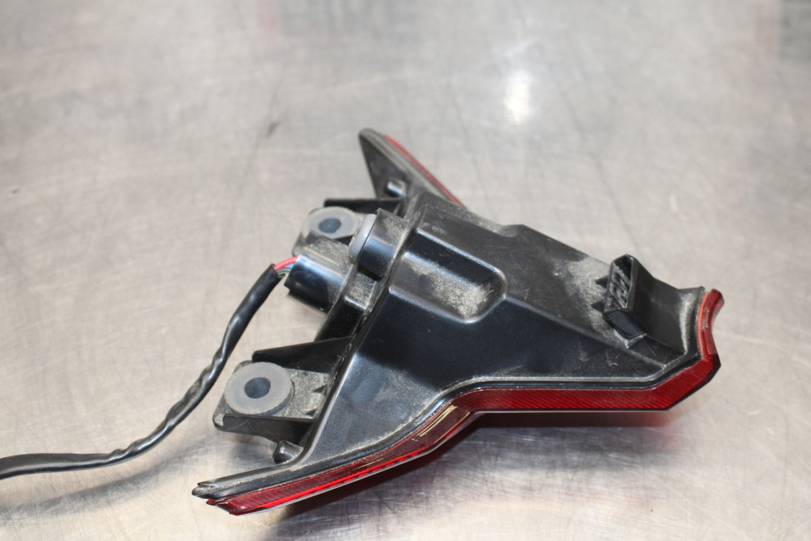 21-23 KAWASAKI NINJA ZX6R REAR TAIL TAILLIGHT BACK BRAKE LIGHT BB179