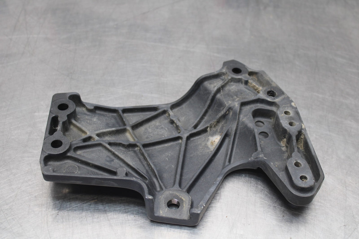 09 KAWASAKI CONCOURS 14 ZG1400B ENGINE SPROCKET COVER BB875