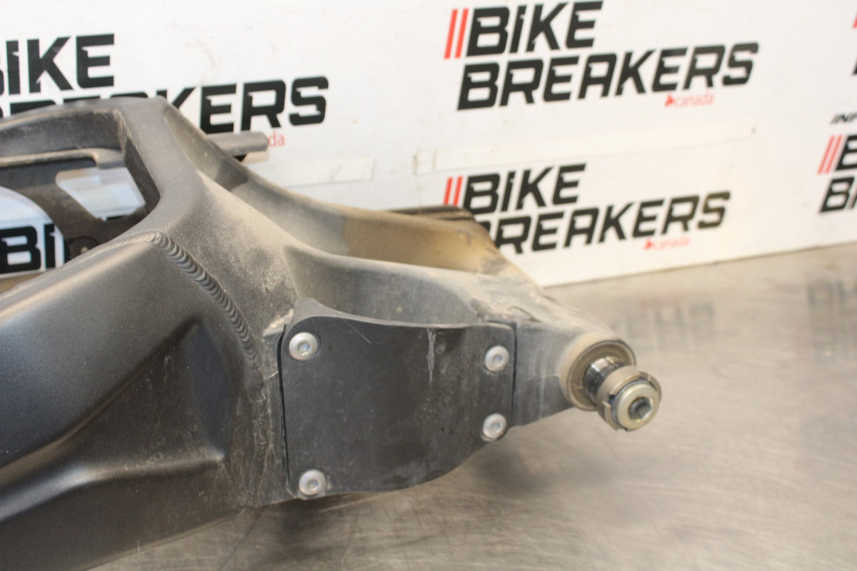 07-08 KAWASAKI NINJA ZX6R REAR SWINGARM BACK SUSPENSION SWING ARM BB937