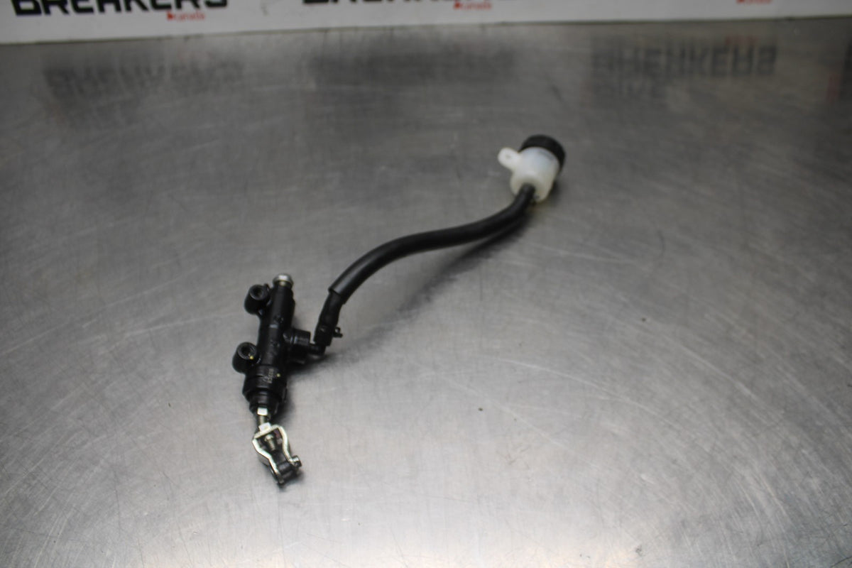 18-26 KAWASAKI Z400 REAR BACK BRAKE MASTER CYLINDER W RESERVOIR BB852