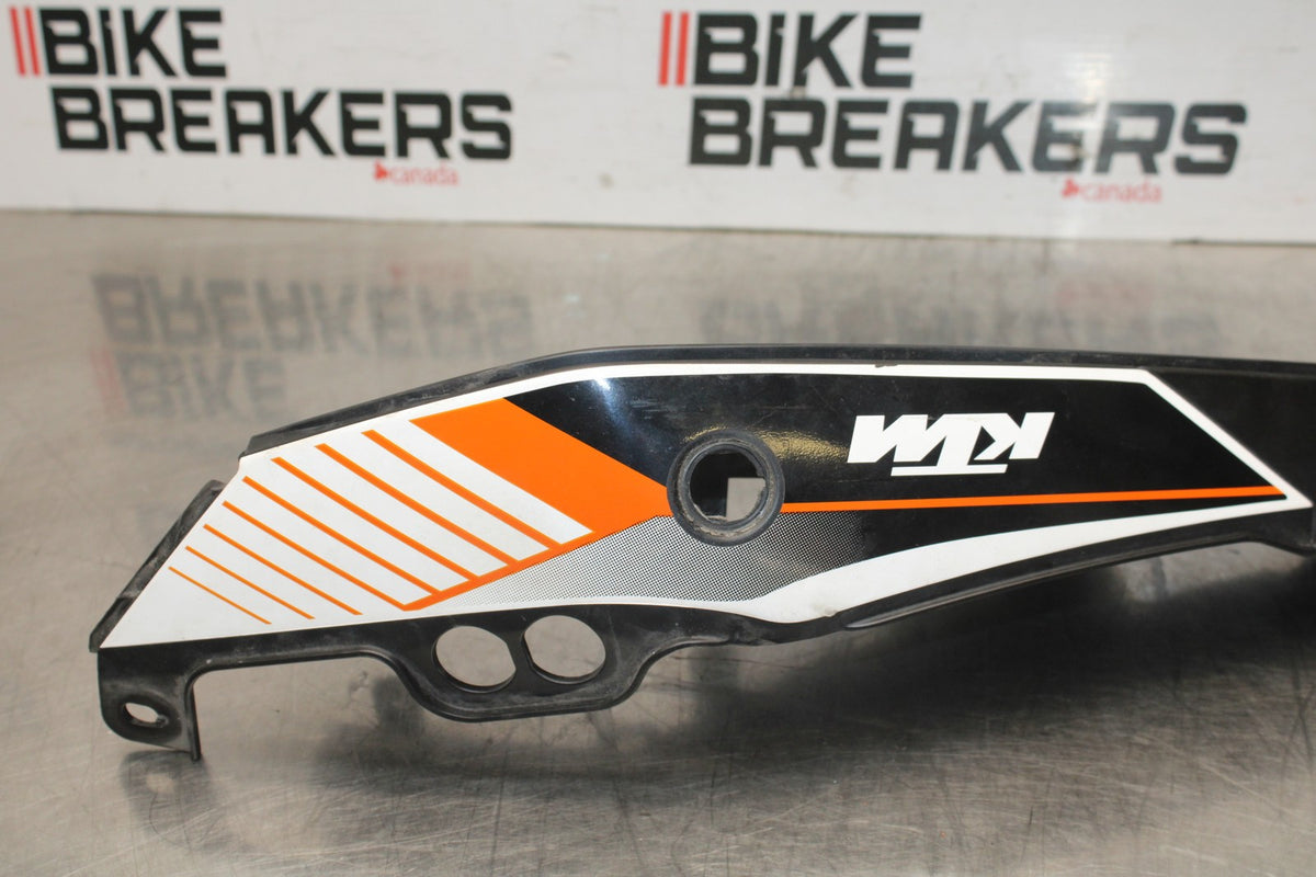 13-16 KTM 390 DUKE LEFT REAR BACK TAIL FAIRING COWL SHROUD BB815