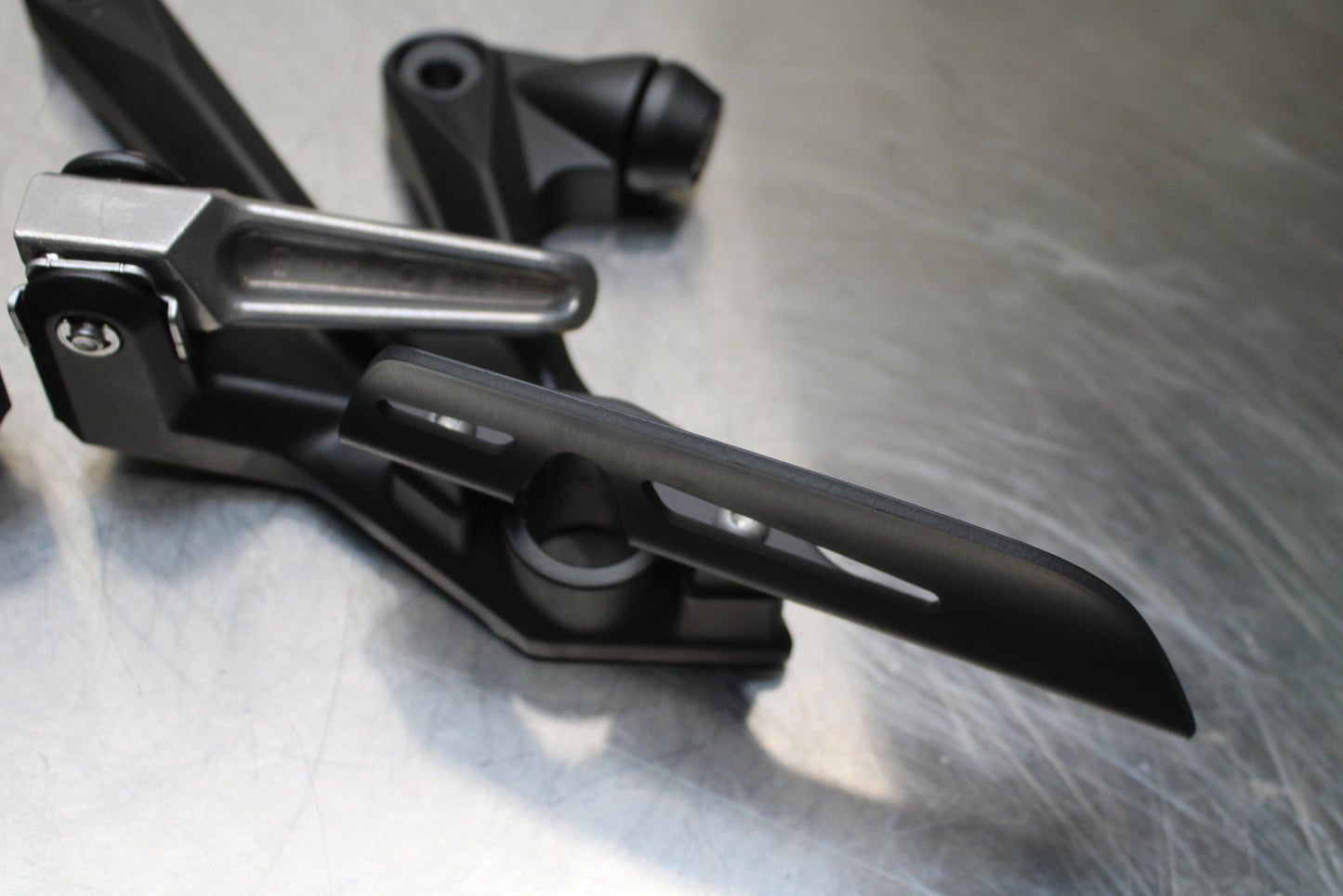 23-24 KAWASAKI NINJA ZX14R NEW!! REAR BACK PASSENGER PEG SET PAIR BB141