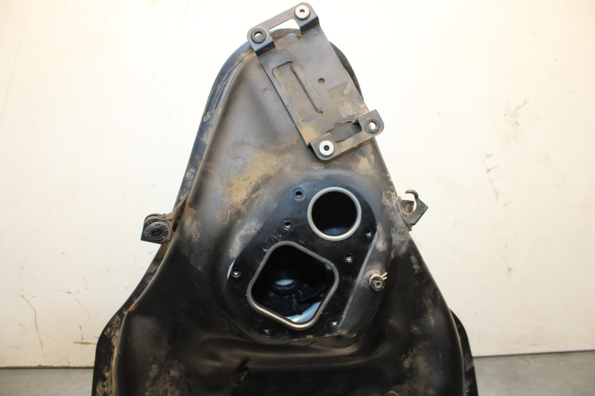 20-24 KTM 890  DUKE R GAS TANK FUEL CELL PETROL RESERVOIR BB627