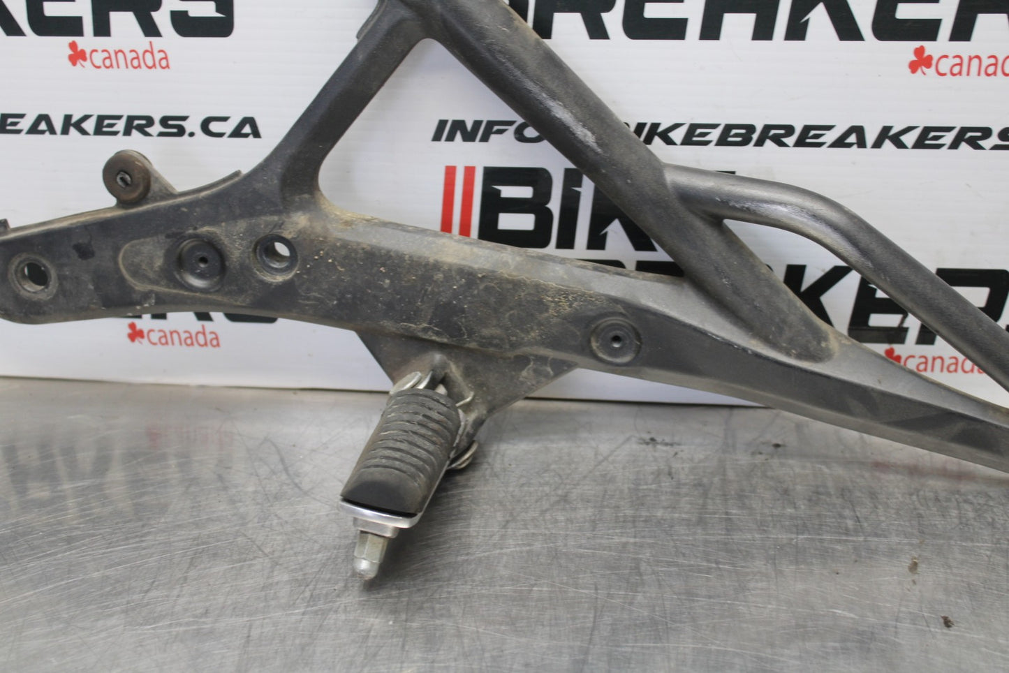 09-10 KAWASAKI ER-6N LEFT REARSET REAR SET DRIVER FOOT PEG REST STOP BB205