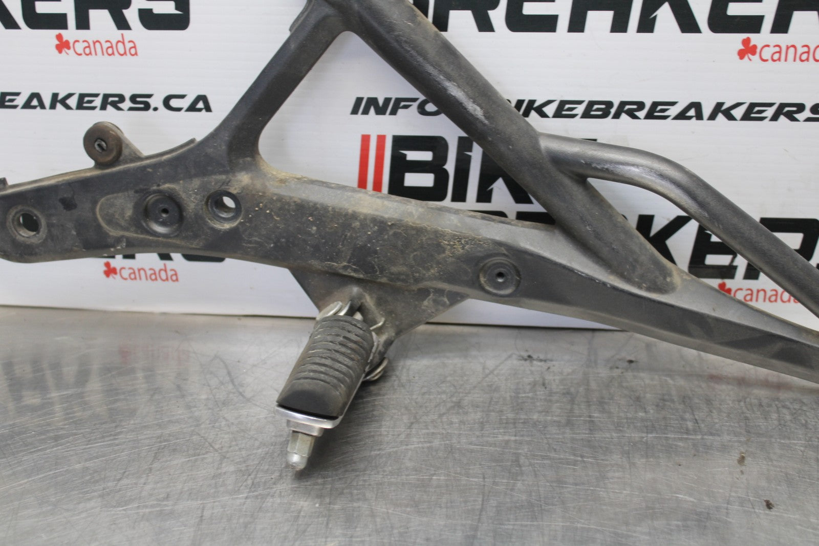 09-10 KAWASAKI ER-6N LEFT REARSET REAR SET DRIVER FOOT PEG REST STOP BB205