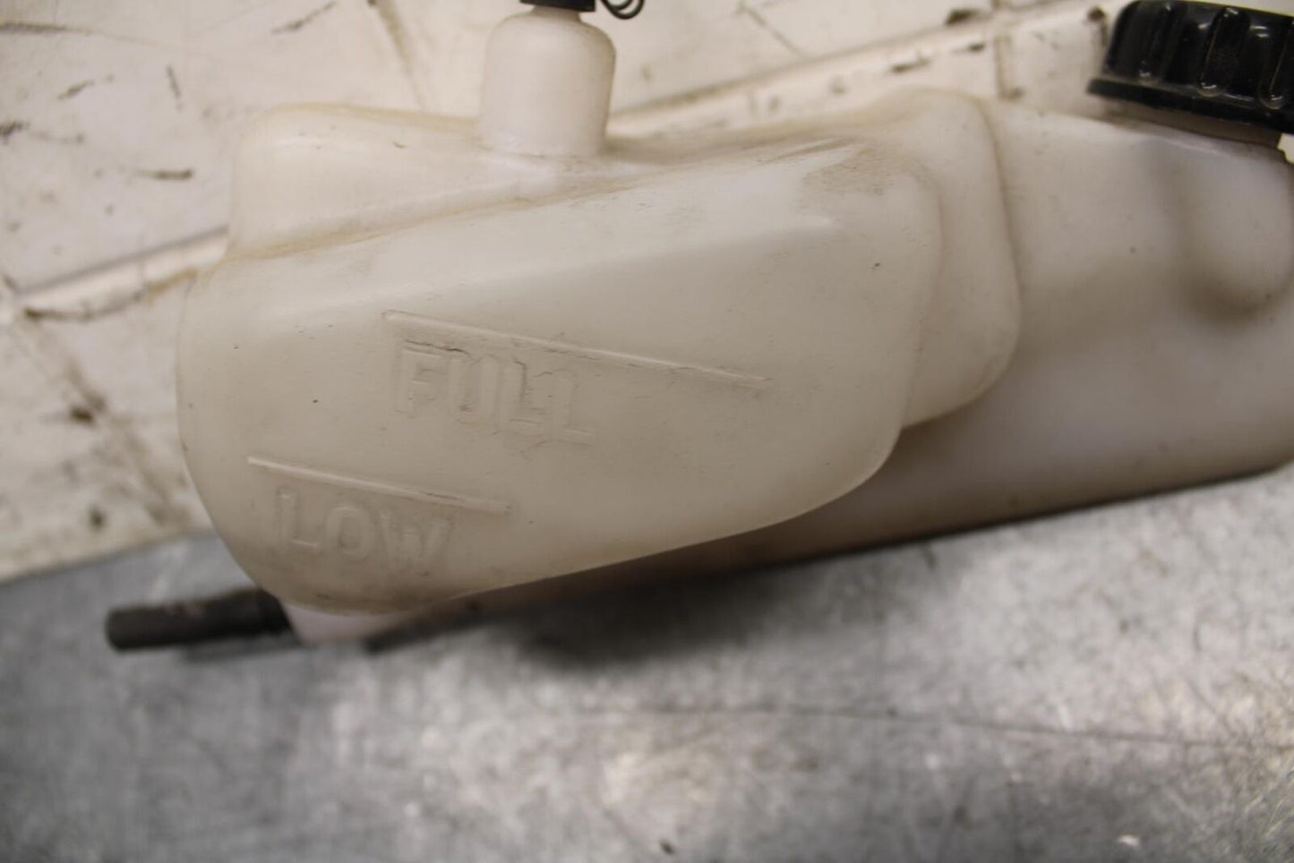 2001 Kawasaki Ninja ZX6 ZX600E COOLANT WATER TANK RESERVOIR BOTTLE BB547