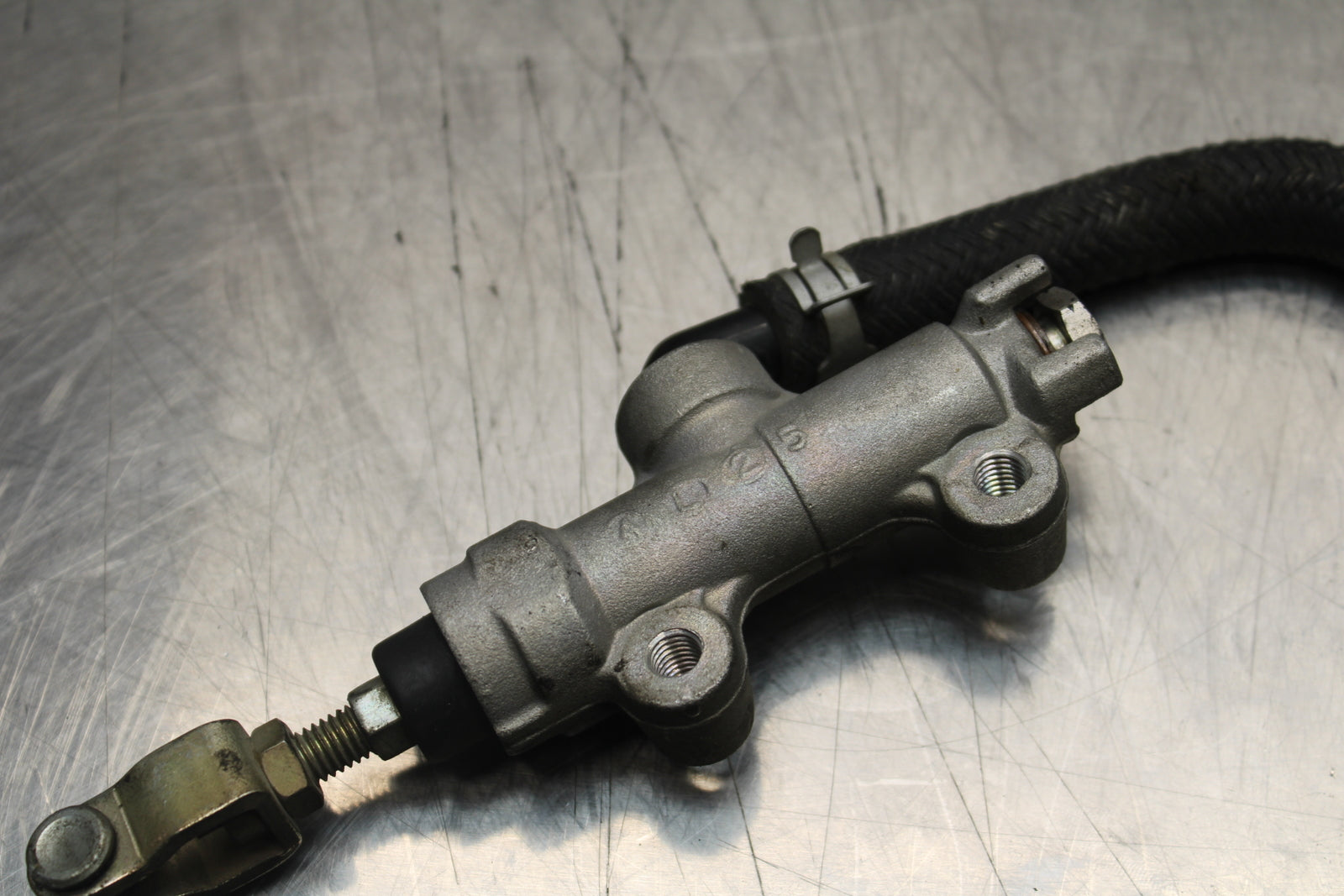 04-05 KAWASAKI NINJA ZX10R REAR BACK BRAKE MASTER CYLINDER W RESERVOIR BB163