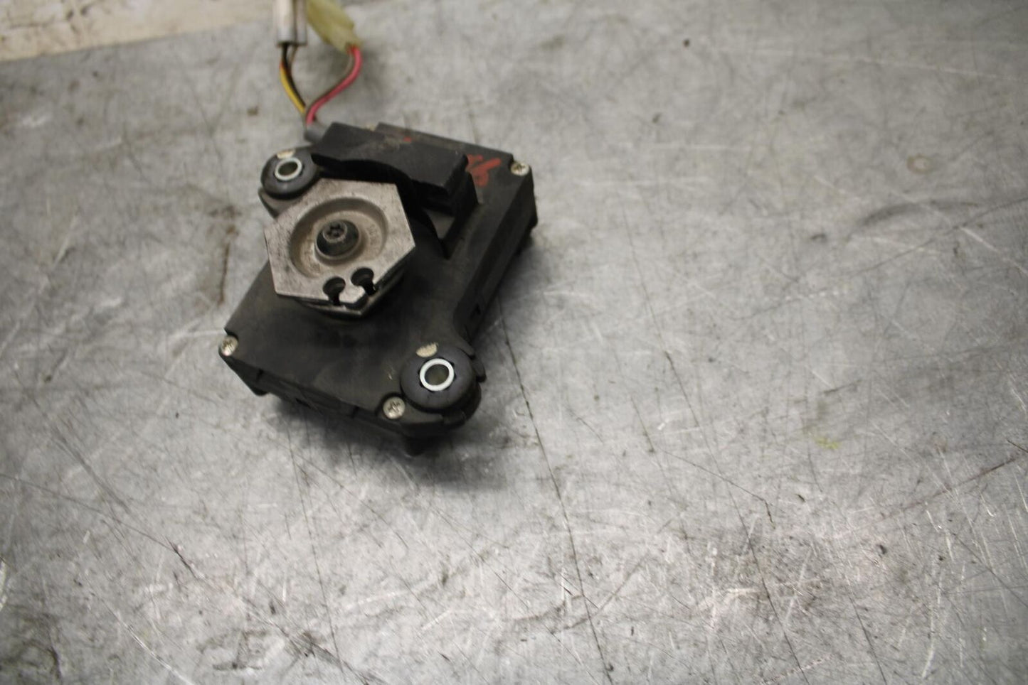 2009 Kawasaki Ninja ZX6R ZX600R EXHAUST VALVE SERVO MOTOR 21174-0005 BB44