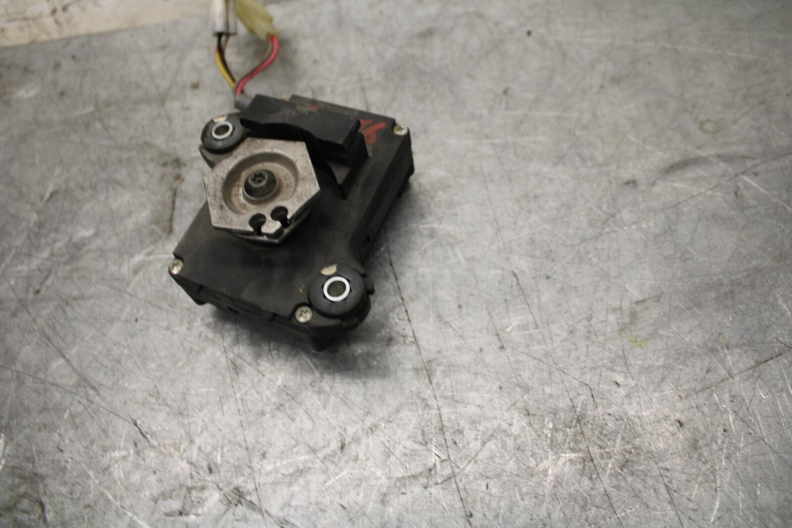 2009 Kawasaki Ninja ZX6R ZX600R EXHAUST VALVE SERVO MOTOR 21174-0005 BB44