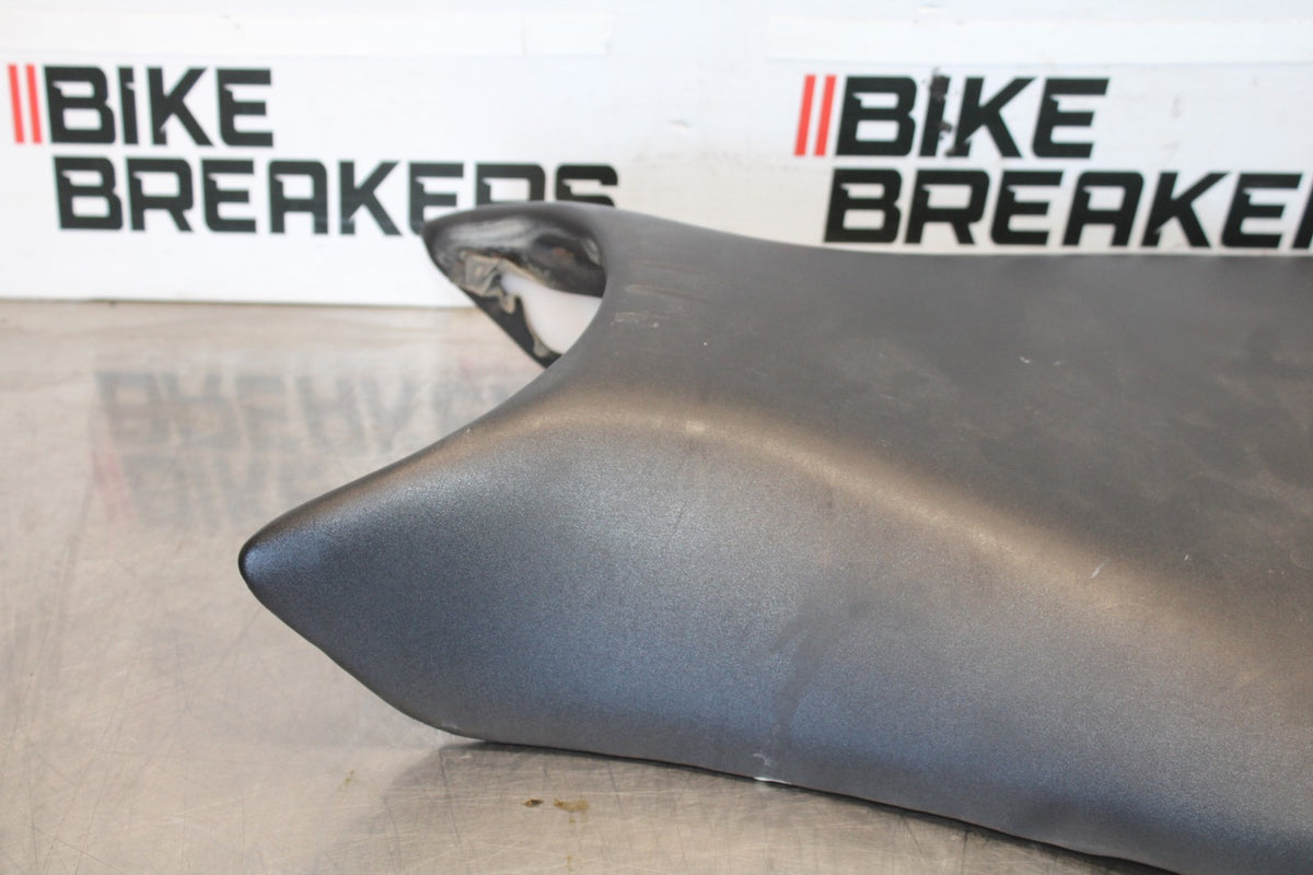 03-04 YAMAHA YZF R6 FRONT DRIVERS SEAT PAD SADDLE PILLION BB890