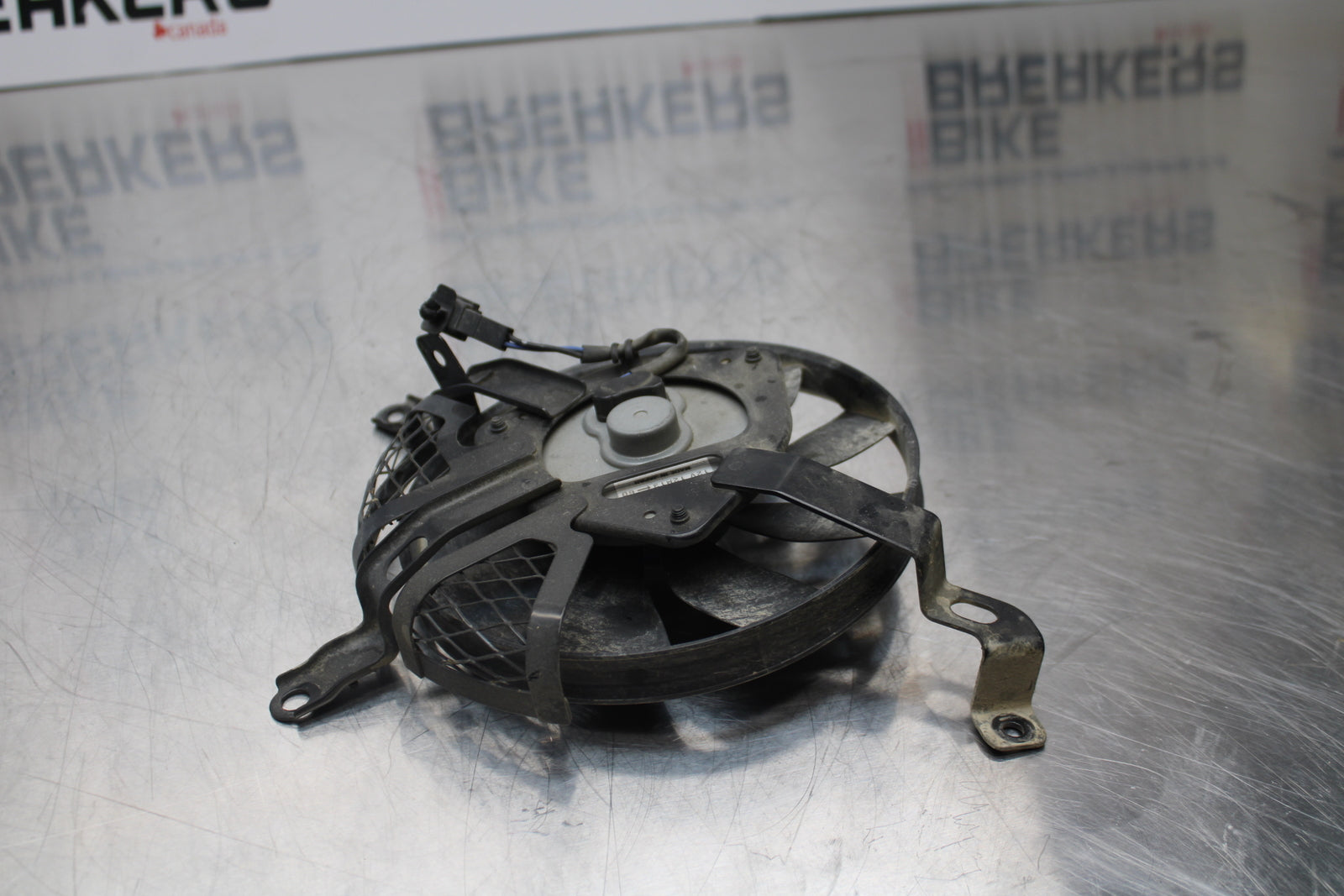 11 SUZUKI GSXR1000 ENGINE RADIATOR COOLING FAN BB142