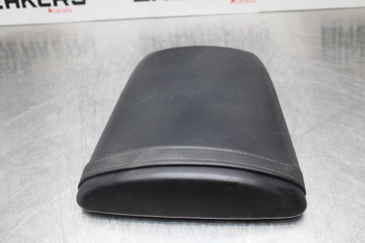 06-07 HONDA CBR1000RR REAR BACK PASSENGER TANDEM SEAT PAD SADDLE PILLION BB166