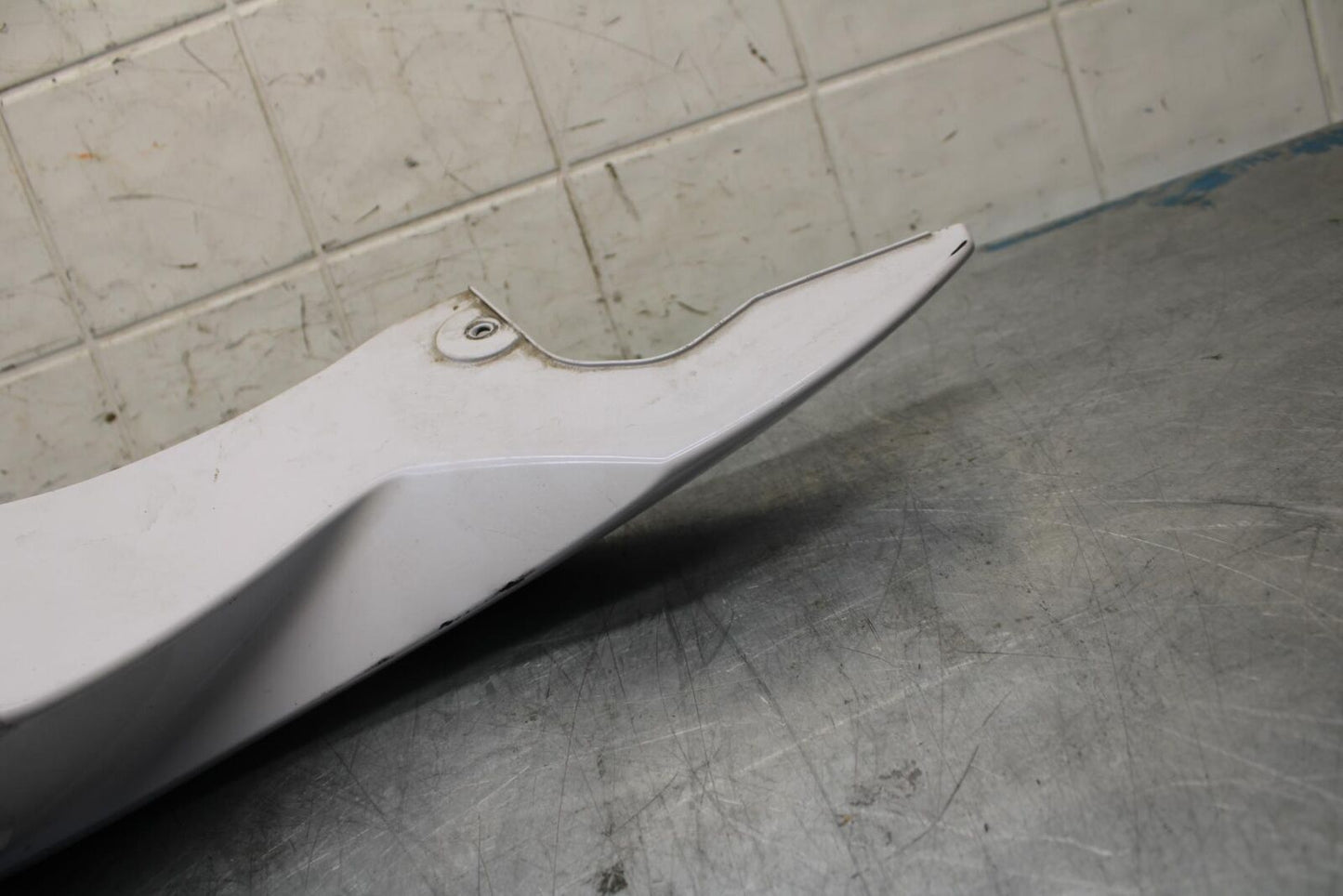 13 SUZUKI GSXR750 RIGHT REAR BACK TAIL FAIRING COWL SHROUD BB474