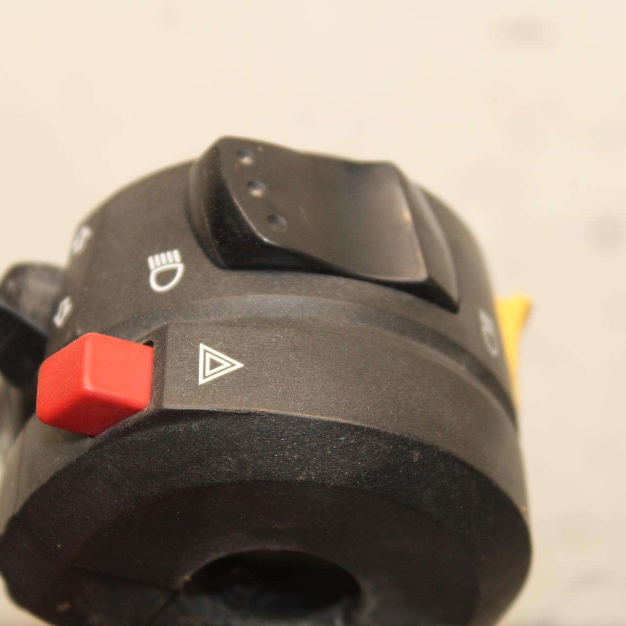 06-07 SUZUKI GSXR750 LEFT CLIP ON HANDLE HORN SIGNALS SWITCH  BB645