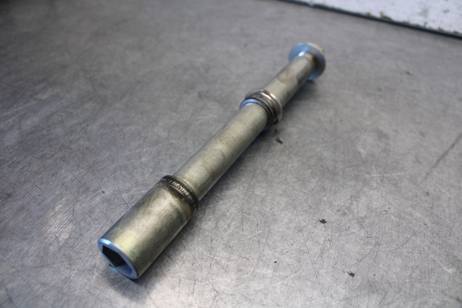 11-24 SUZUKI GSXR750 FRONT WHEEL RIM AXLE PIVOT BOLT BB687
