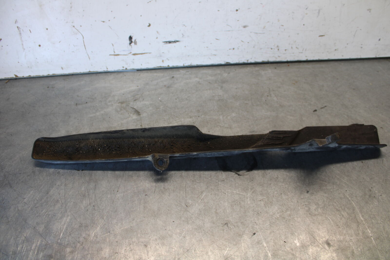 03-04 HONDA CBR600RR REAR BACK DRIVE CHAIN GUARD COVER 40510-MEE-010 BB661
