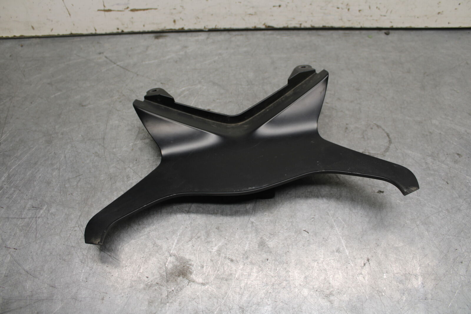 13-18 KAWASAKI NINJA ZX6R CENTER REAR BACK TAIL FAIRING COWL  BB682