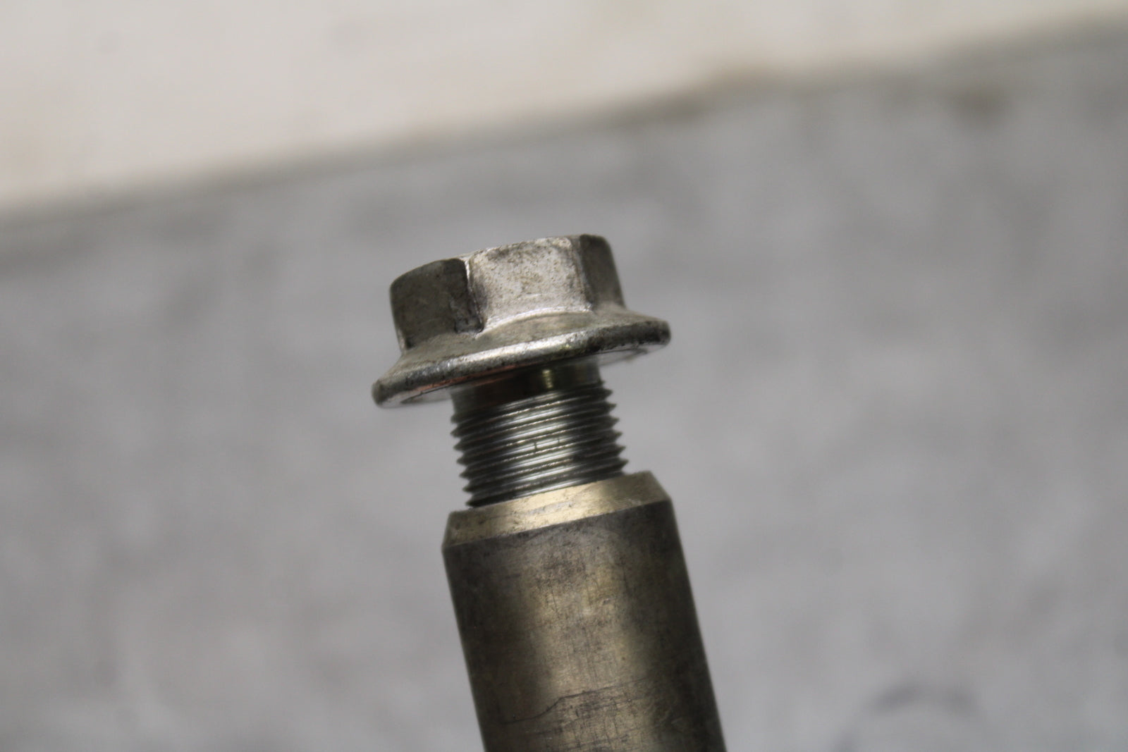 08-10 SUZUKI GSXR750 FRONT WHEEL RIM AXLE PIVOT BOLT BB127