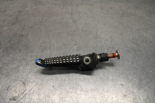 13-17 KAWASAKI NINJA ZX6R ZX636E RIGHT FRONT FOOT REST PEG STEP BB735