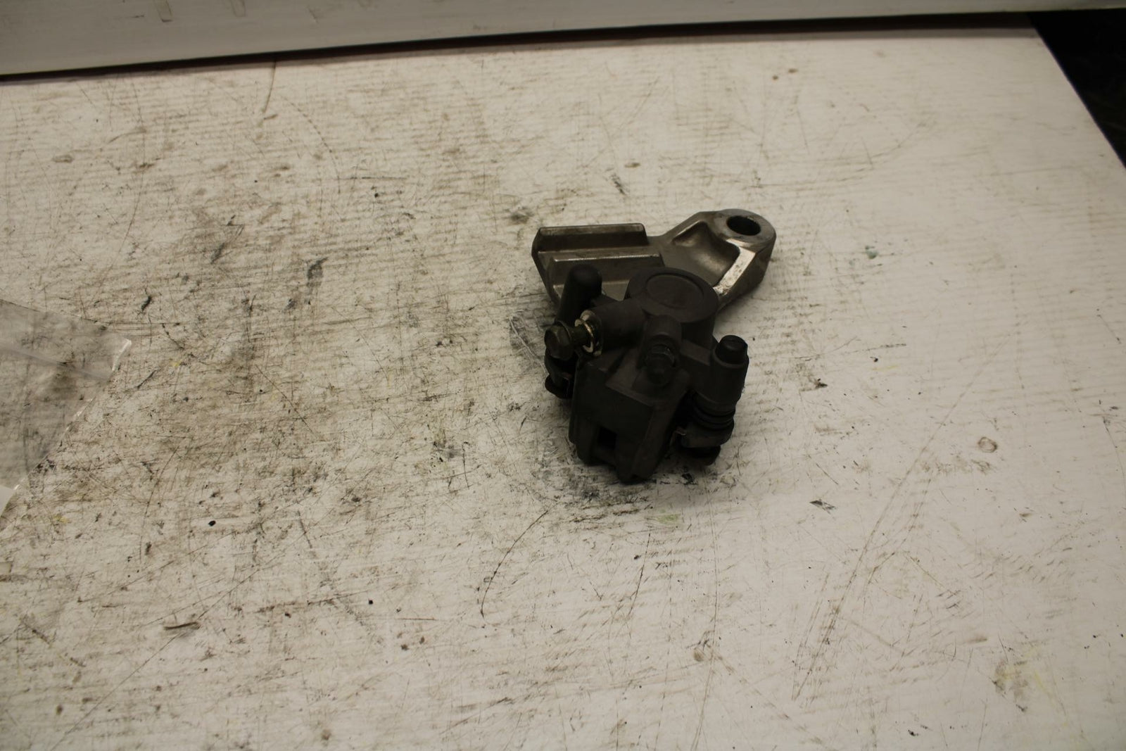 90-07 KAWASAKI ZZR 250 REAR BACK BRAKE CALIPER W MOUNT BRACKET BB298