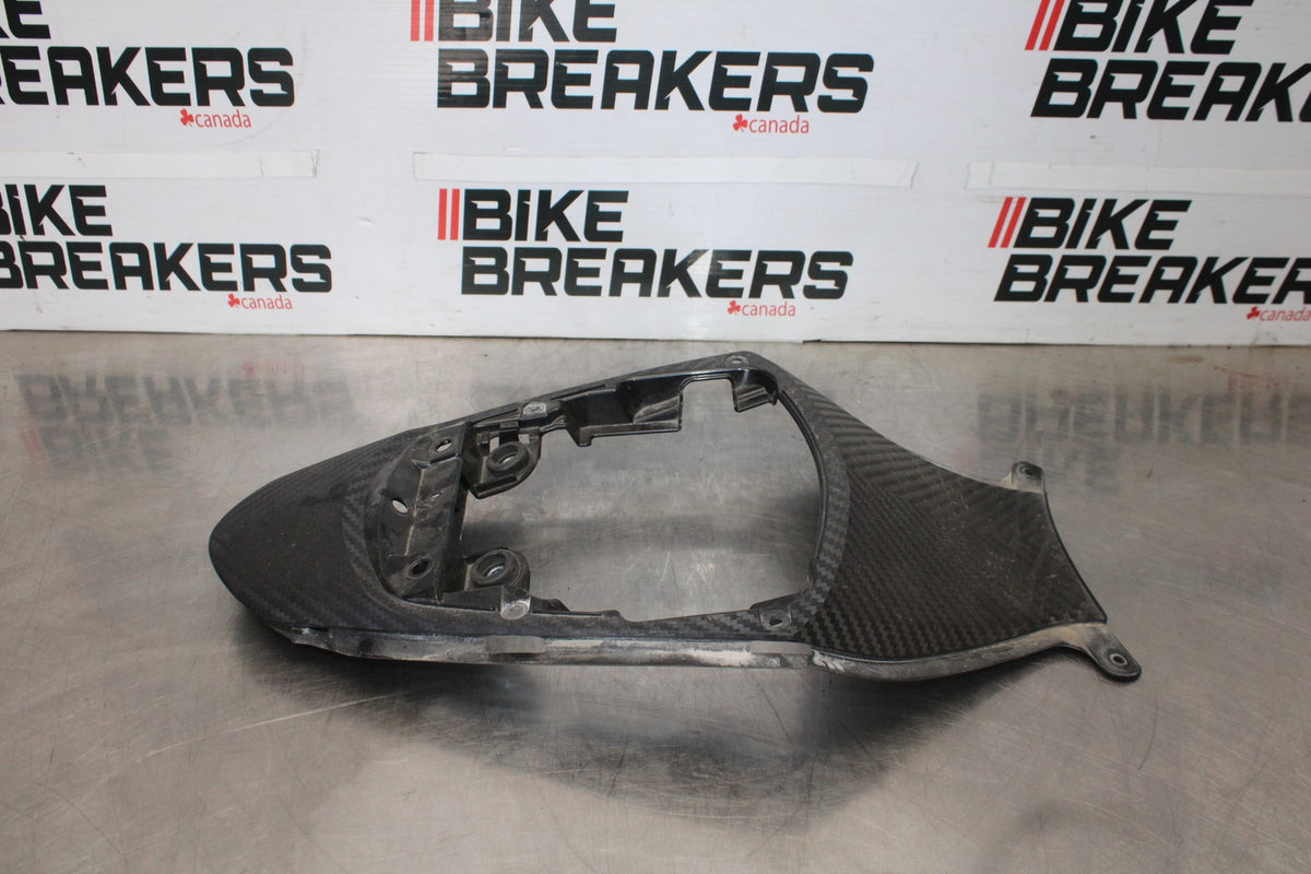 11-26 SUZUKI GSXR750 CENTER REAR BACK TAIL FAIRING COWL BB900