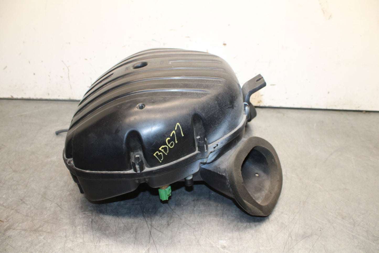 05-06 SUZUKI GSXR1000 AIRBOX AIR INTAKE FILTER BOX 13700-41G00 BB677