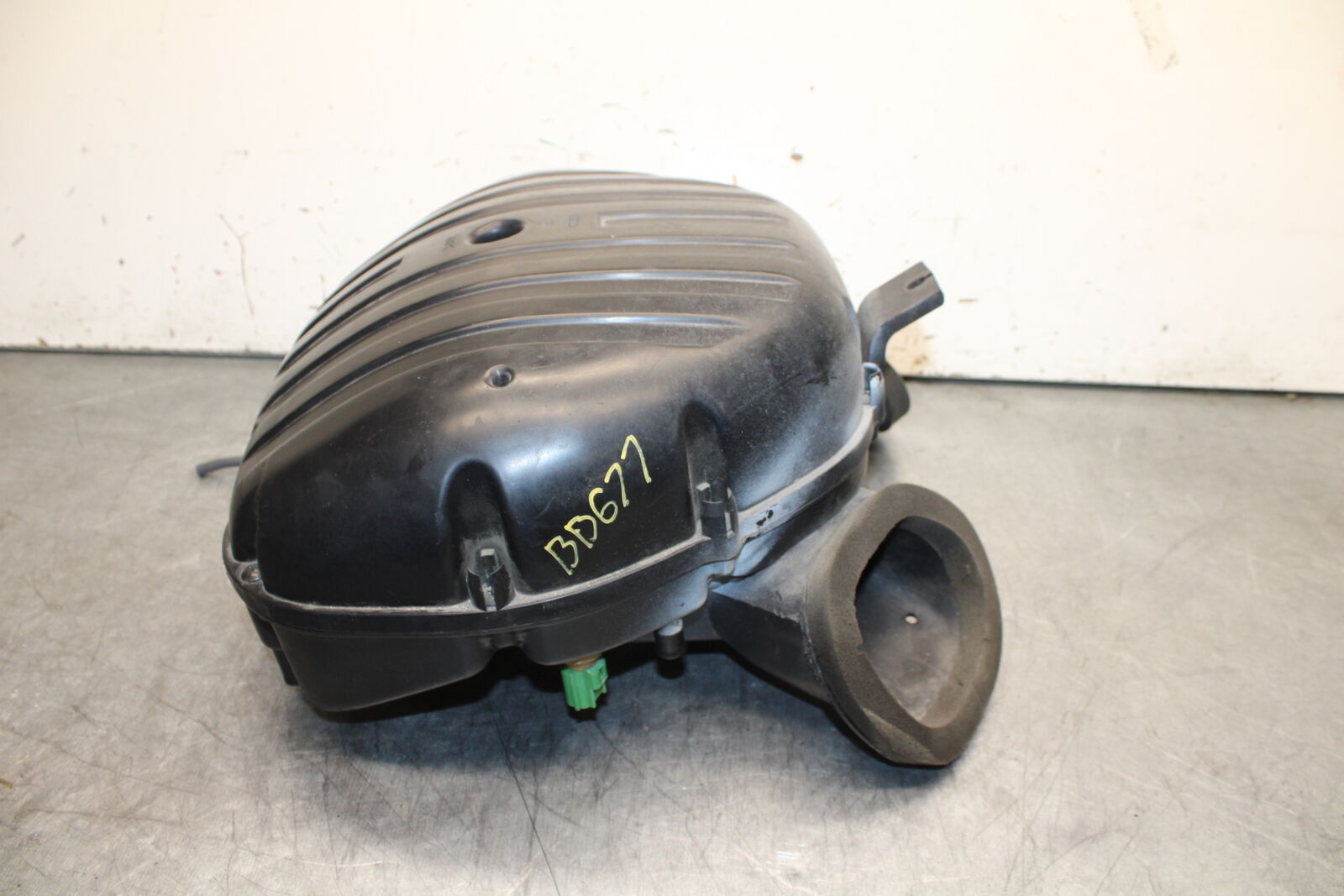 05-06 SUZUKI GSXR1000 AIRBOX AIR INTAKE FILTER BOX 13700-41G00 BB677