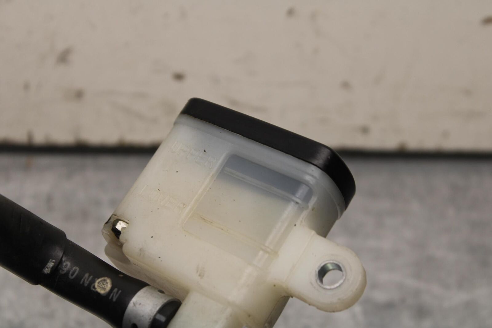 06-07 SUZUKI GSXR 600 REAR BACK BRAKE MASTER CYLINDER W RESERVOIR BB104