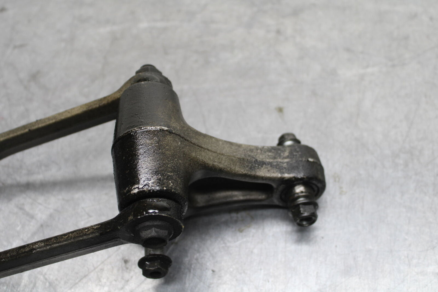 06-07 SUZUKI GSXR 600 REAR DOGBONE SHOCK LINKAGE LINK BB737