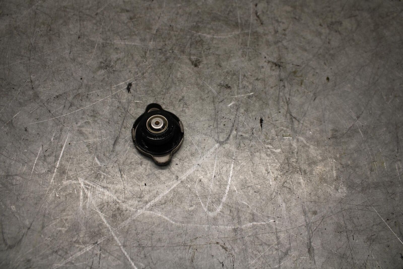04-06 YAMAHA YZF R1 RADIATOR CAP BB432