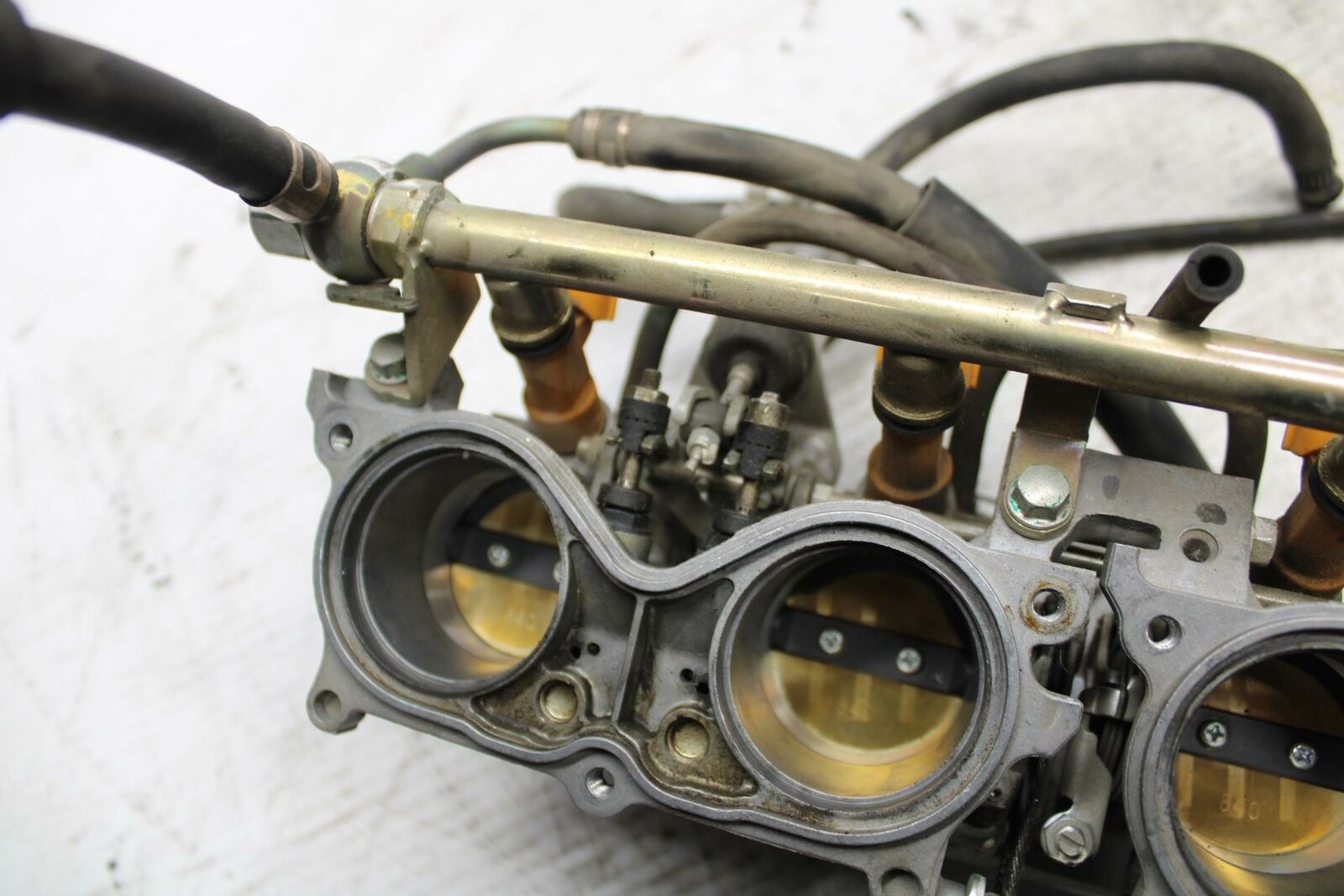 05-06 HONDA CBR600RR MAIN FUEL INJECTORS / THROTTLE BODIES BB307