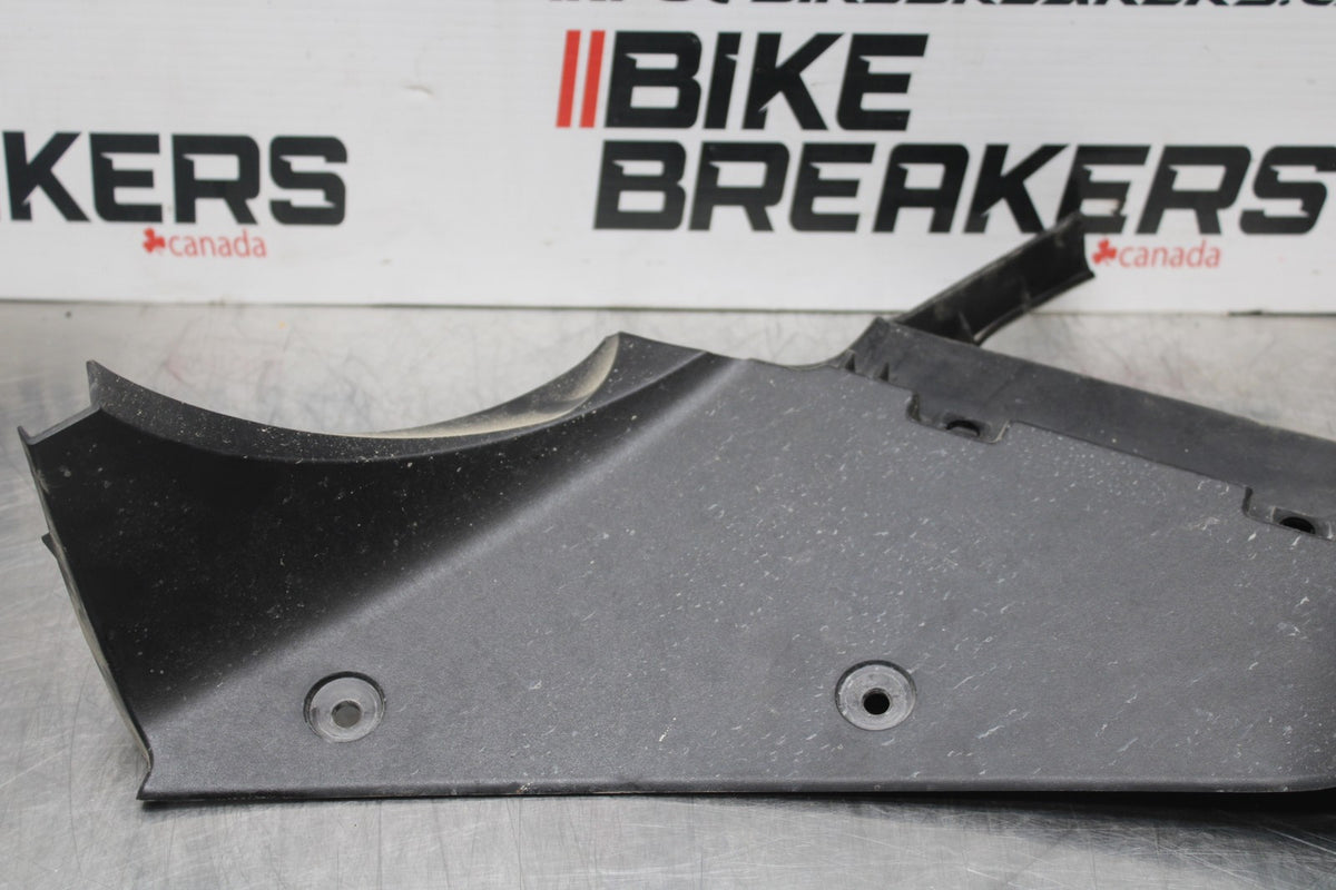 22-25 YAMAHA YZF R7 LEFT INNER FAIRING COWL PANEL TRIM OEM BB769