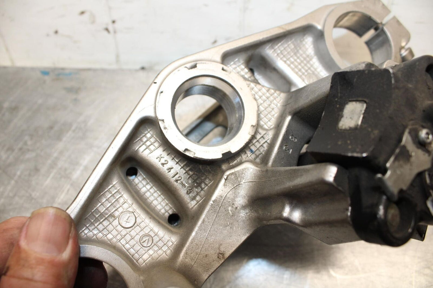 06-07 KAWASAKI NINJA 650R EX650A FORKS UPPER TRIPLE TREE CLAMP