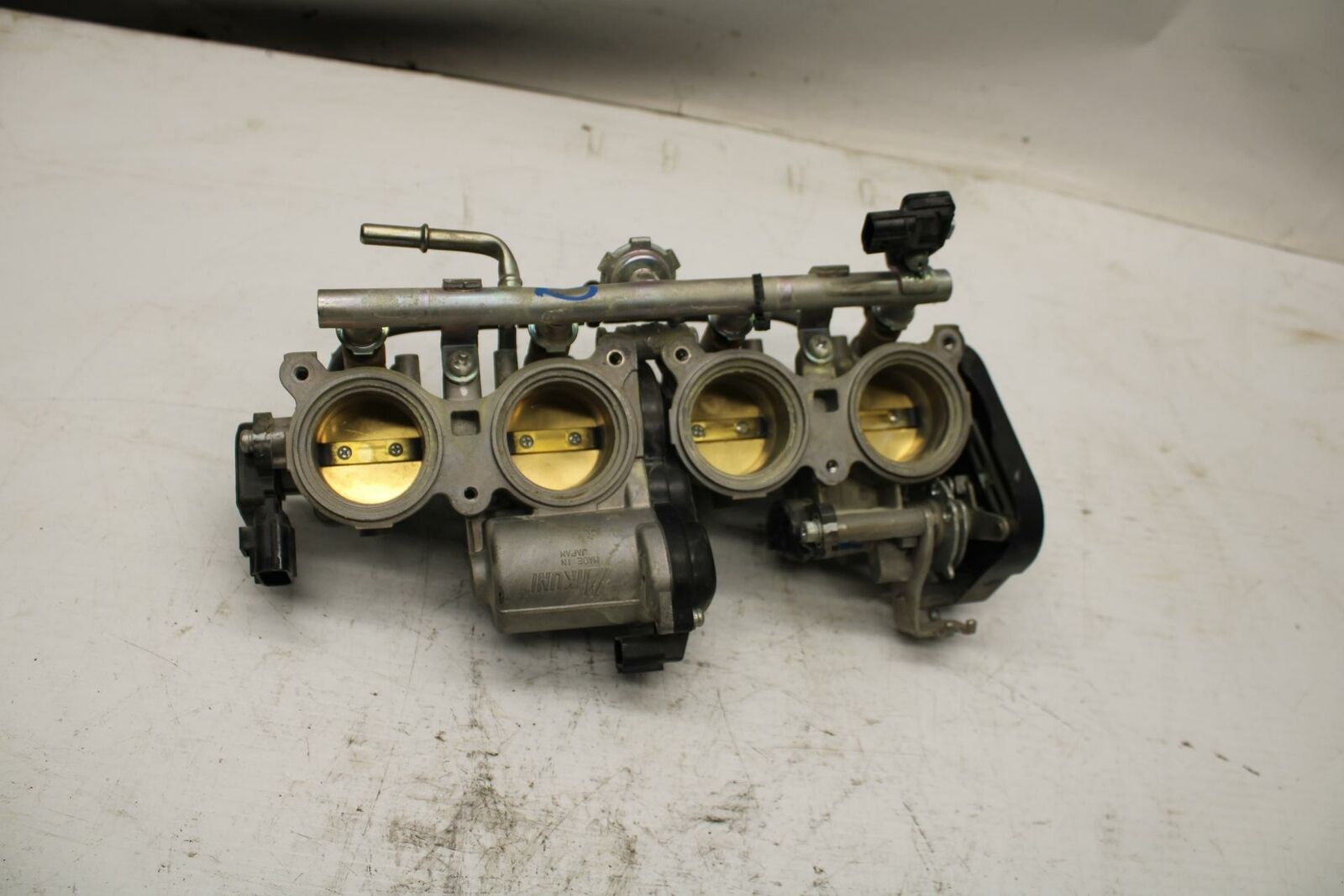 08-17 YAMAHA YZF R6 MAIN FUEL INJECTORS / THROTTLE BODIES BB354