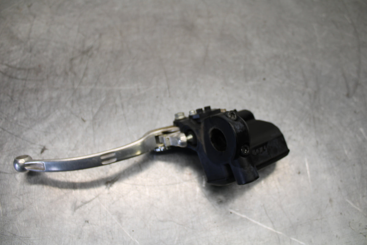 12-17 KAWASAKI ER-6N Z650 FRONT BRAKE MASTER CYLINDER w/ LEVER BB709