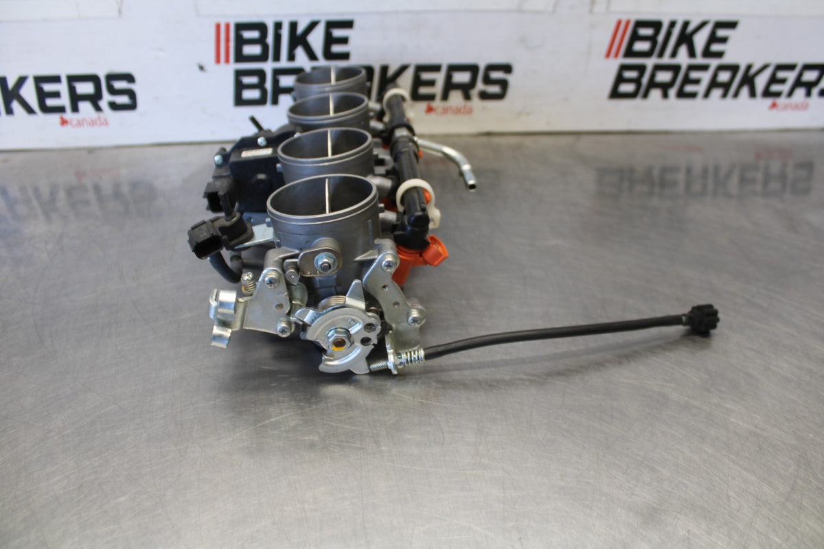 20-22 KAWASAKI NINJA ZX6R MAIN FUEL INJECTORS / THROTTLE BODIES BB884-B