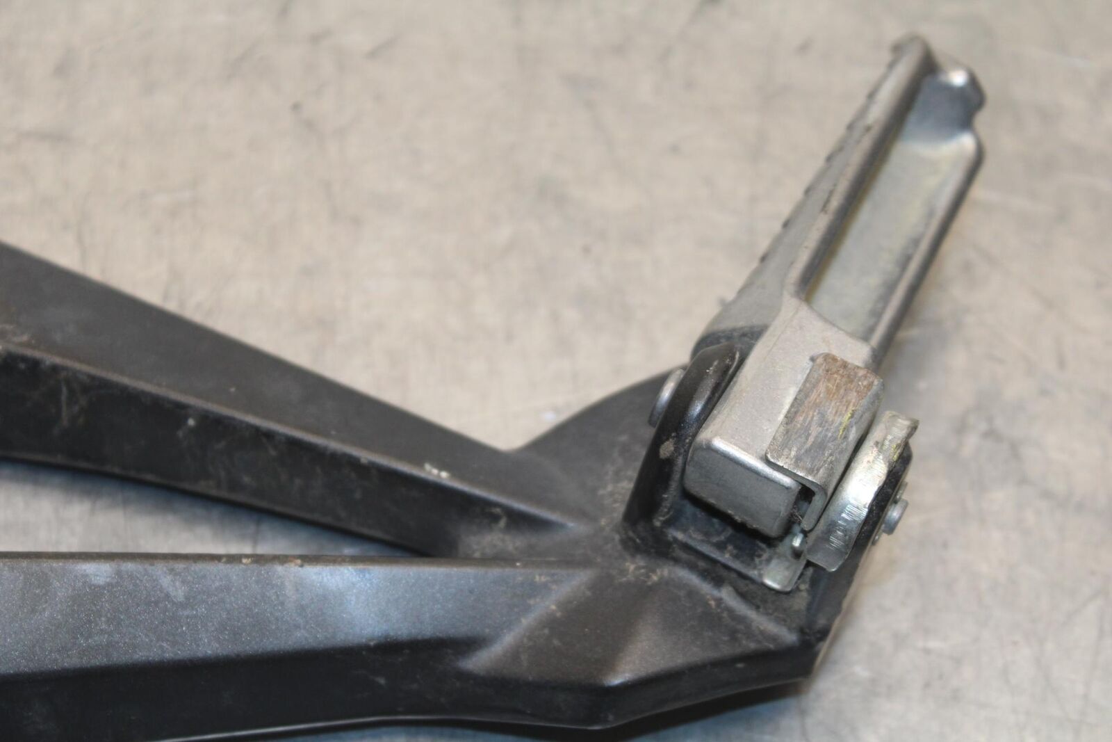 2009 Kawasaki Ninja 250R EX250J LEFT REAR FOOT REST PEG STEP BB87