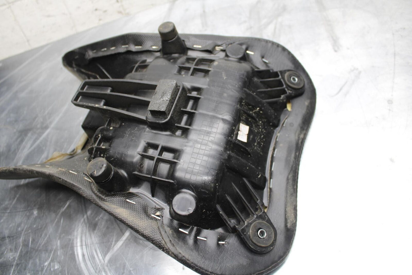 17-23 SUZUKI GSXR 250 GSX250RL8 FRONT DRIVERS SEAT PAD SADDLE BB490