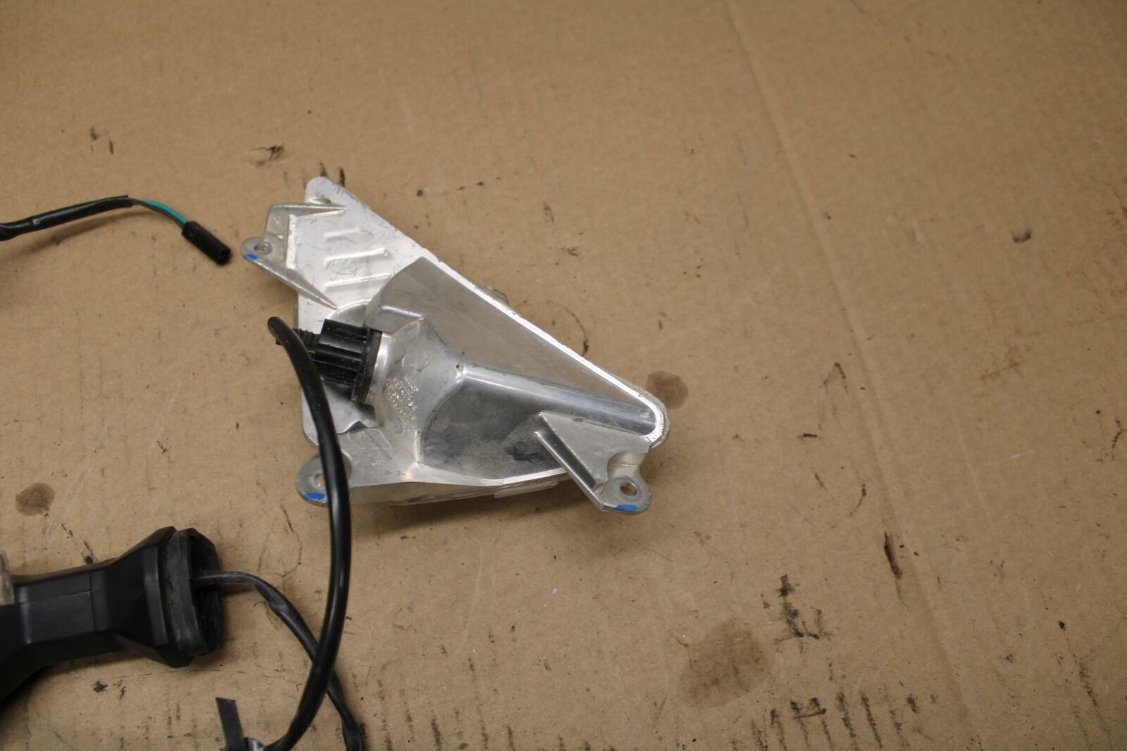 15 KAWASAKI NINJA 300 EX300 ABS  TURN SIGNAL LIGHT INDICATOR BB395