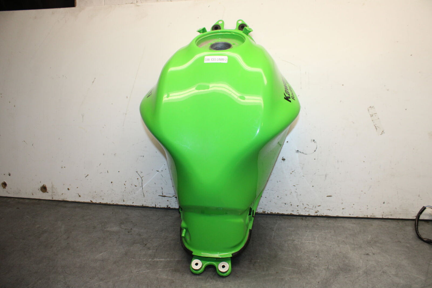18-24 KAWASAKI NINJA 650 GAS TANK FUEL CELL PETROL RESERVOIR BB725