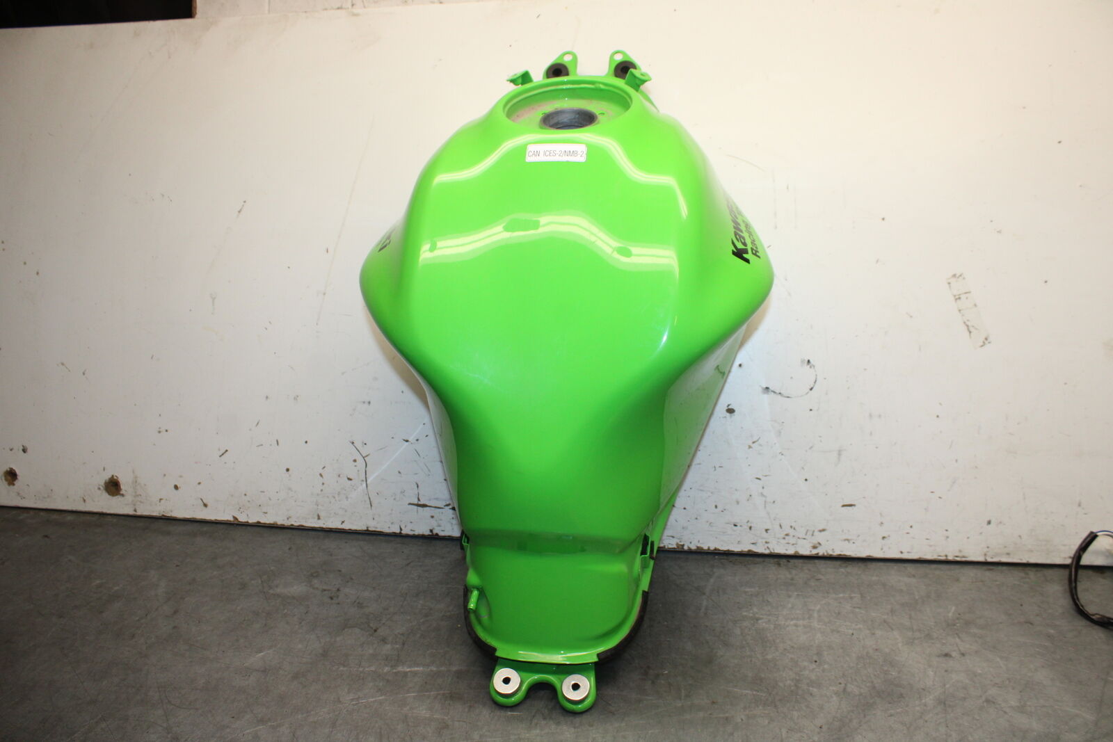 18-24 KAWASAKI NINJA 650 GAS TANK FUEL CELL PETROL RESERVOIR BB725