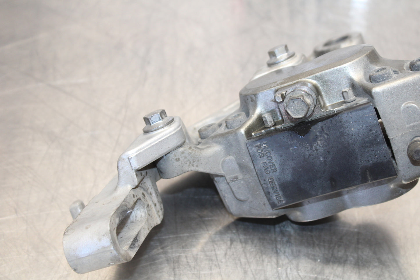 04 YAMAHA ROAD STAR XV1700A REAR BACK BRAKE CALIPER W MOUNT BRACKET BB155