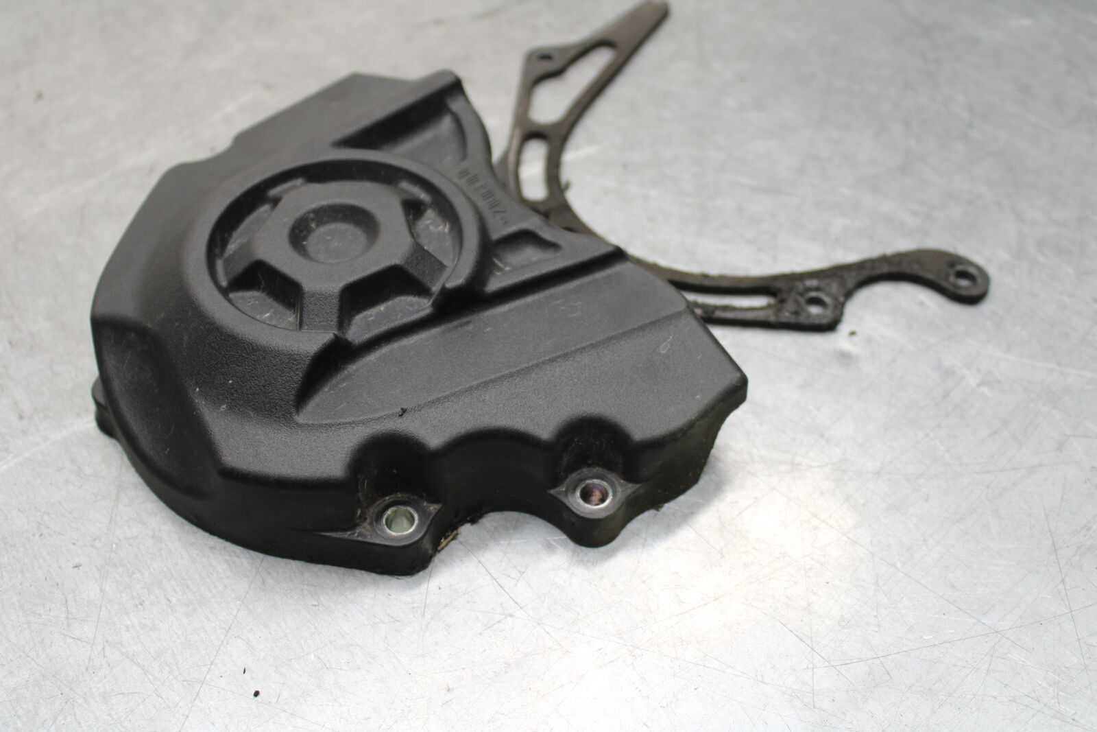 16 KAWASAKI NINJA ZX10R ENGINE SPROCKET COVER BB650