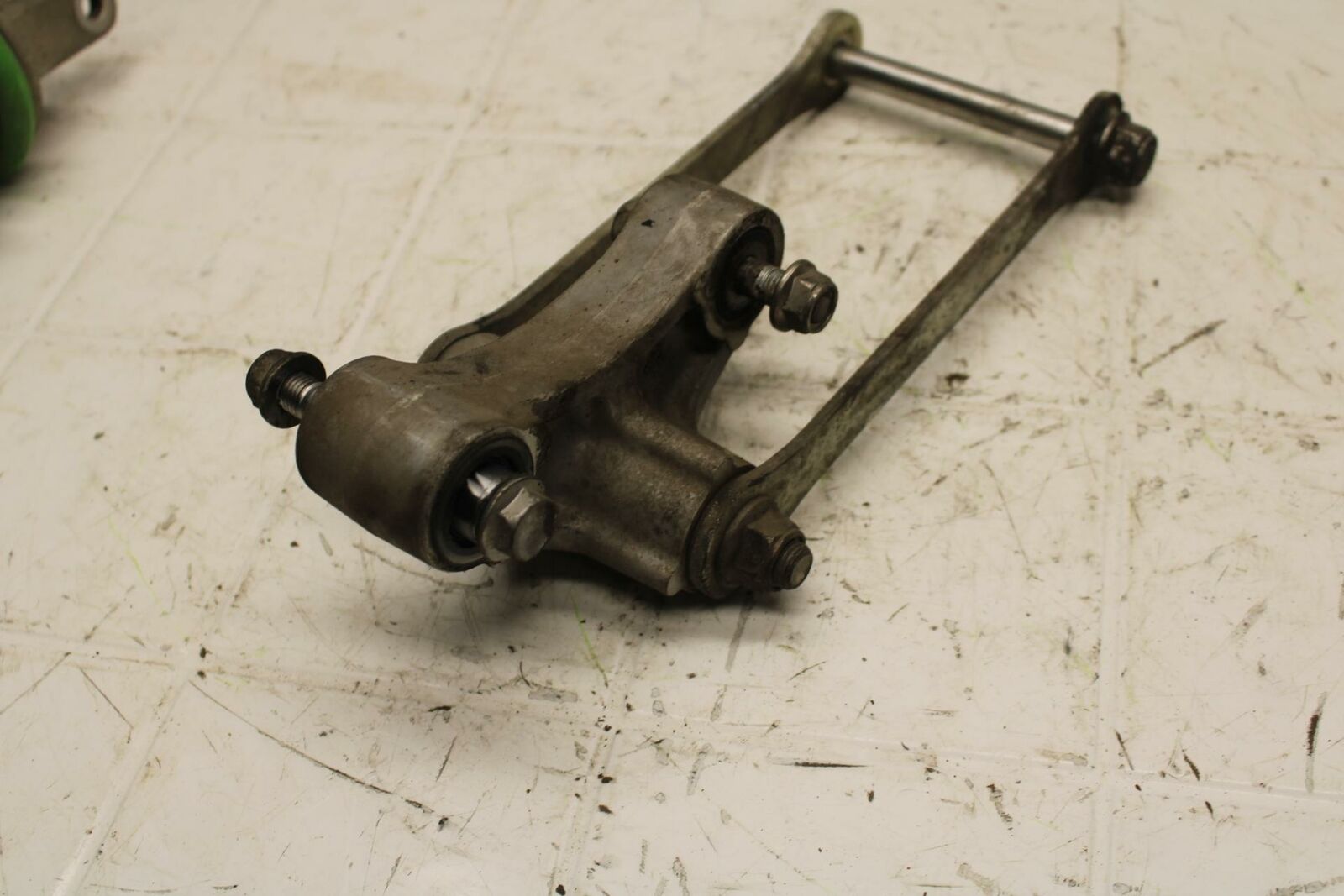 13-17 KAWASAKI NINJA ZX6R ZX636E REAR DOGBONE SHOCK LINKAGE LINK BB409