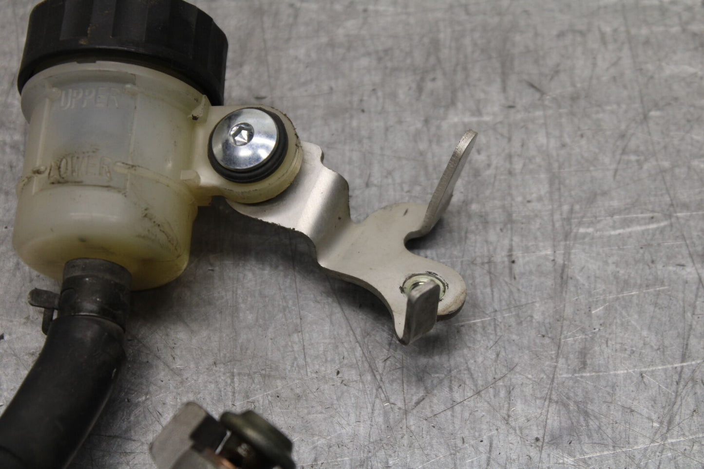 06 YAMAHA YZF R6 REAR BACK BRAKE MASTER CYLINDER W RESERVOIR BB716