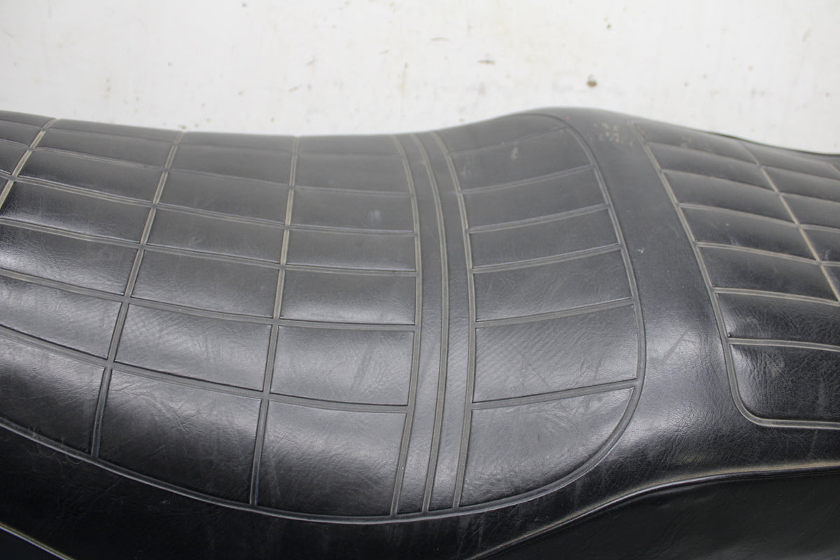 82-83 YAMAHA MAXIM 750 FRONT DRIVERS SEAT BB671