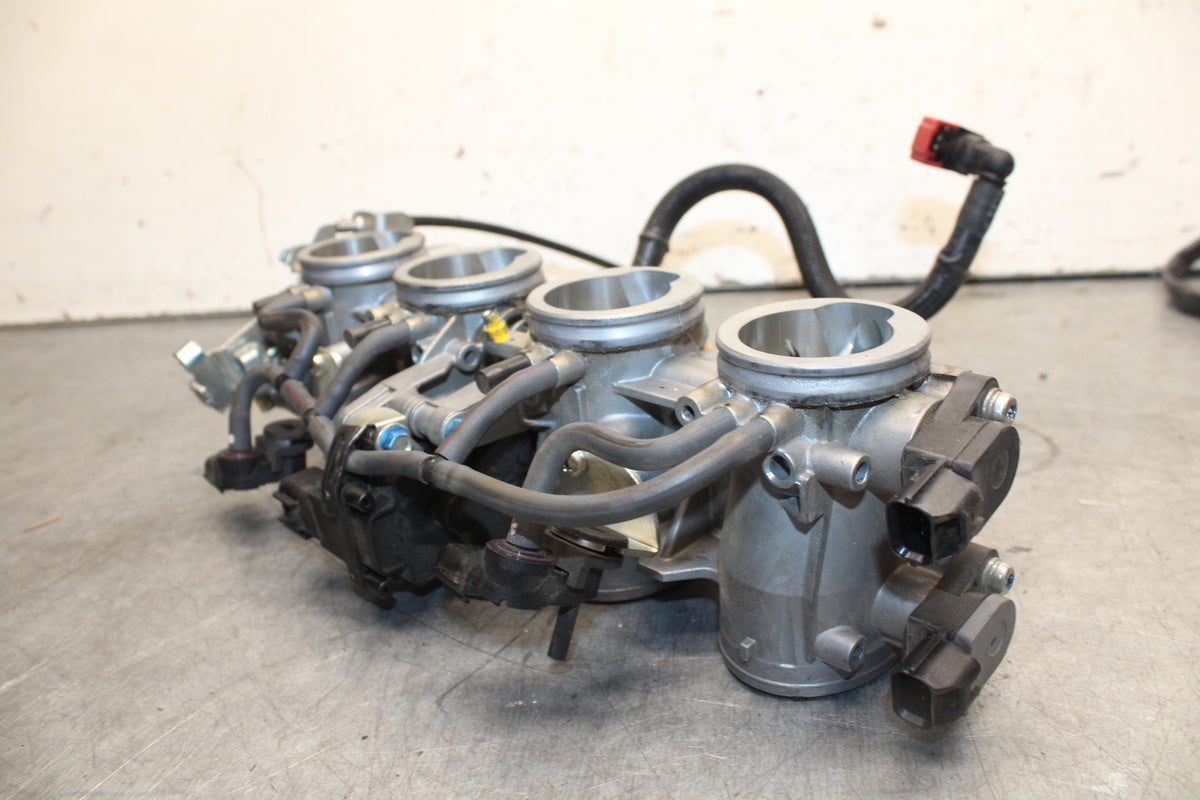 13-18 KAWASAKI NINJA ZX6R MAIN FUEL INJECTORS / THROTTLE BODIES BB682