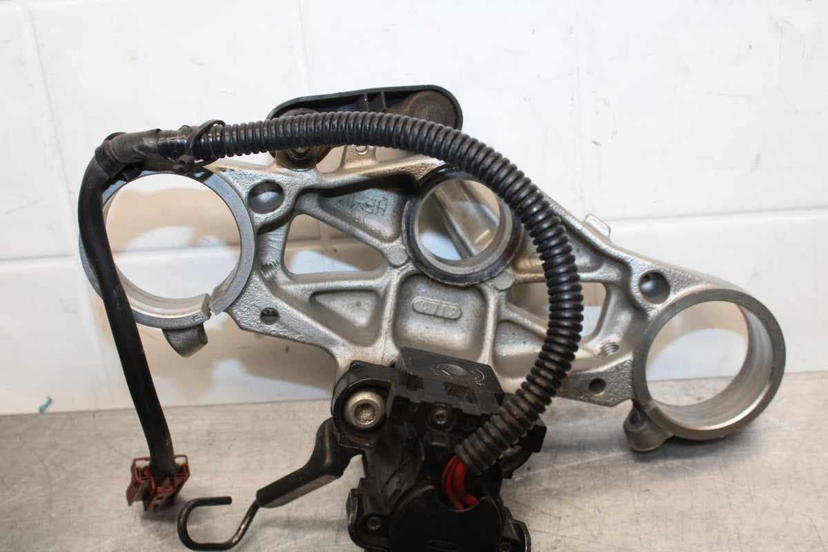 2008 Honda CBR1000RR FORKS UPPER TRIPLE TREE CLAMP 53300-MFL-000 BB579